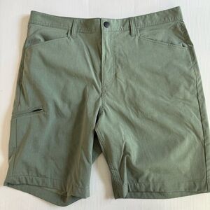 Alesbury Performance Golf Shorts Men’s Size 34 Polyester Blend Green‎